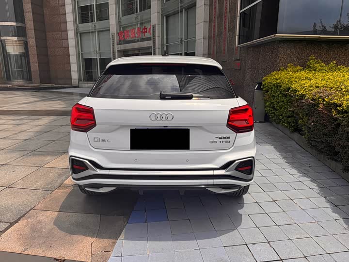 Audi Q2L, 2022 — фото 5 из 9