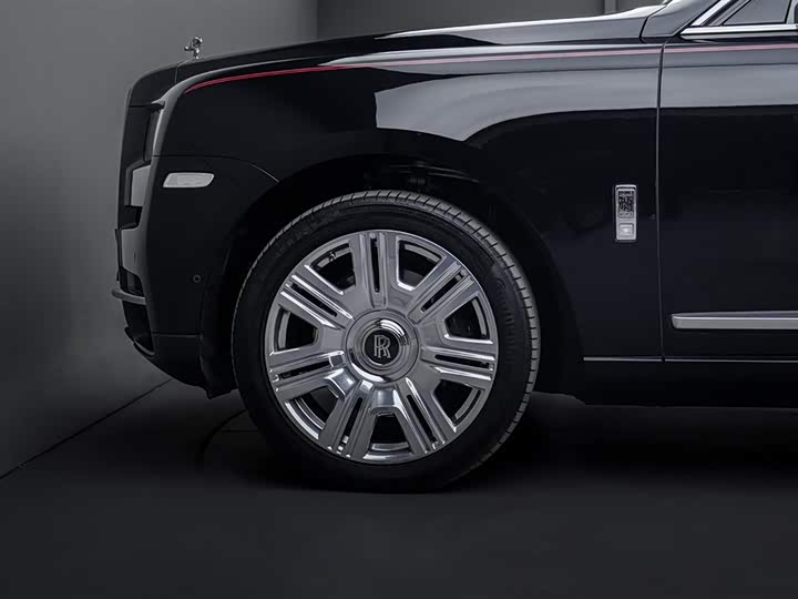 Rolls-Royce Cullinan, 2023 — фото 5 из 9