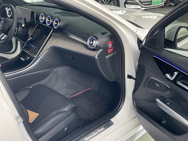 Mercedes-Benz C-Class Hybrid, 2025 — фото 8 из 9
