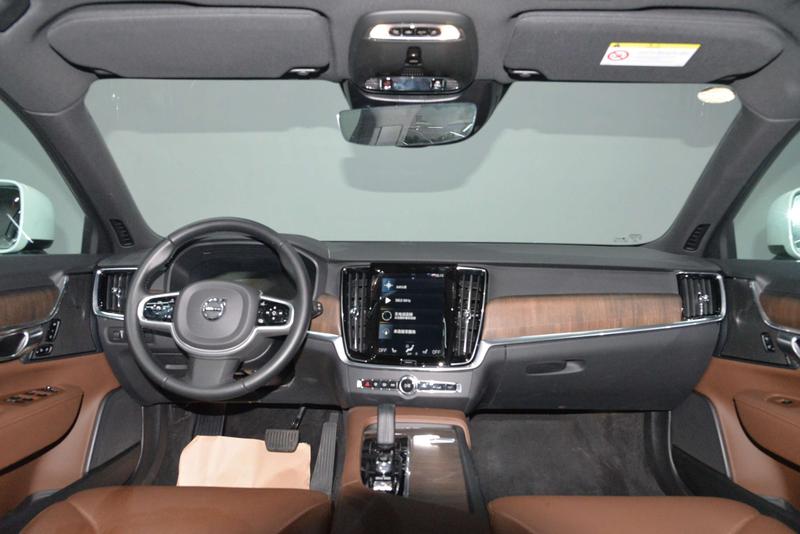Volvo V90, 2023 — фото 9 из 12