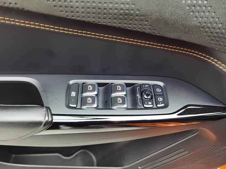 Lynk & Co 02 Hatchback, 2022 — фото 9 из 9