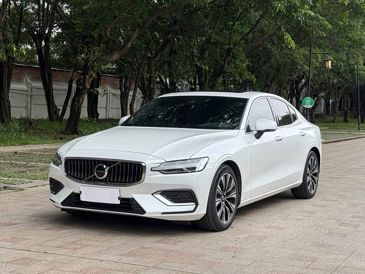 Volvo S60, 2024 — купить в Санкт-Петербурге под ключ