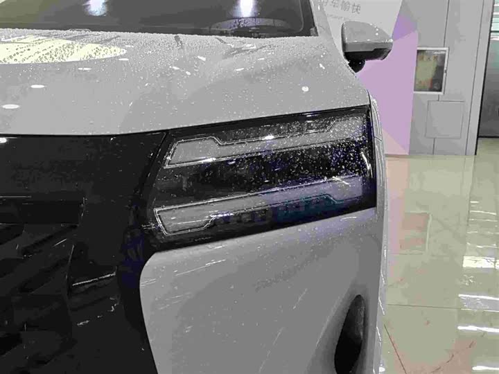 Wuling Starlight 730 Hybrid/EV, 2026 — фото 4 из 9