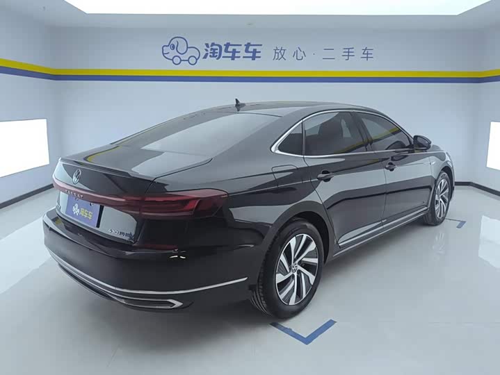 Volkswagen Passat Hybrid, 2023 — фото 3 из 9
