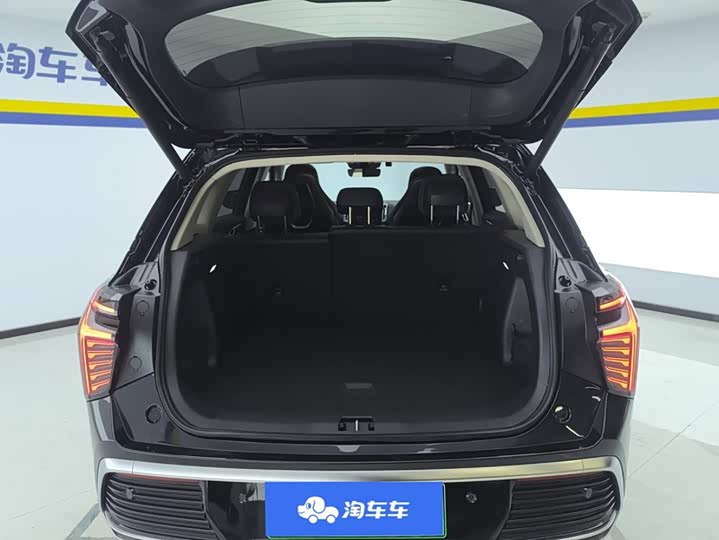 Hongqi HS3 Hybrid, 2024 — фото 4 из 9