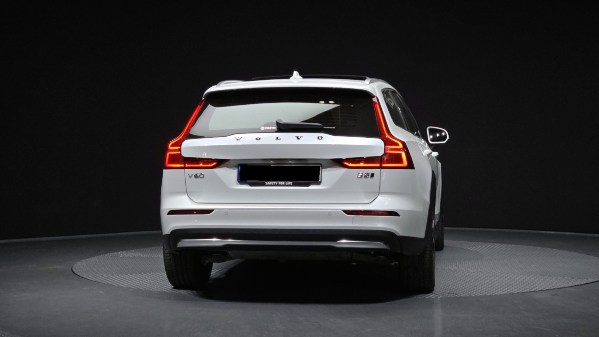 Volvo V60, 2022 — фото 4 из 12