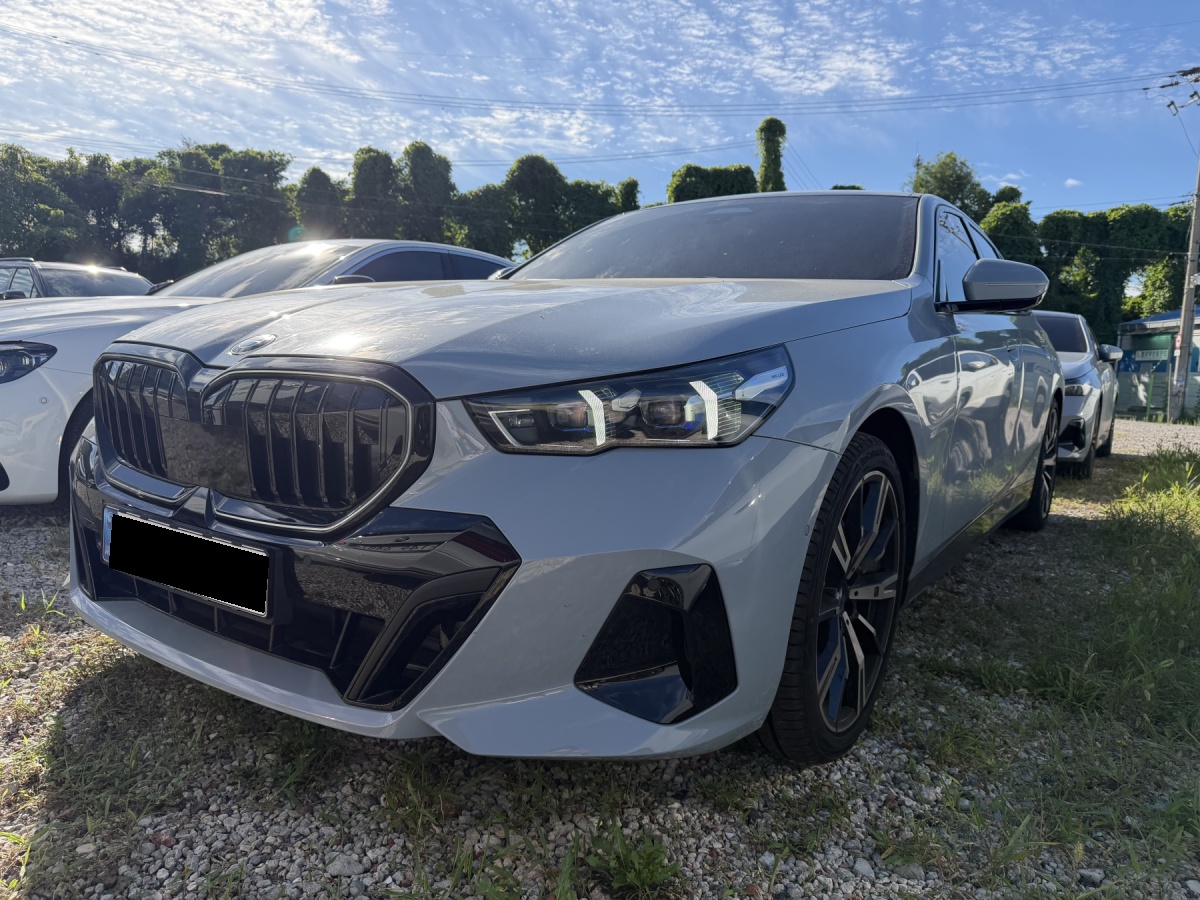 BMW 5 Series, 2025 — фото 2 из 12