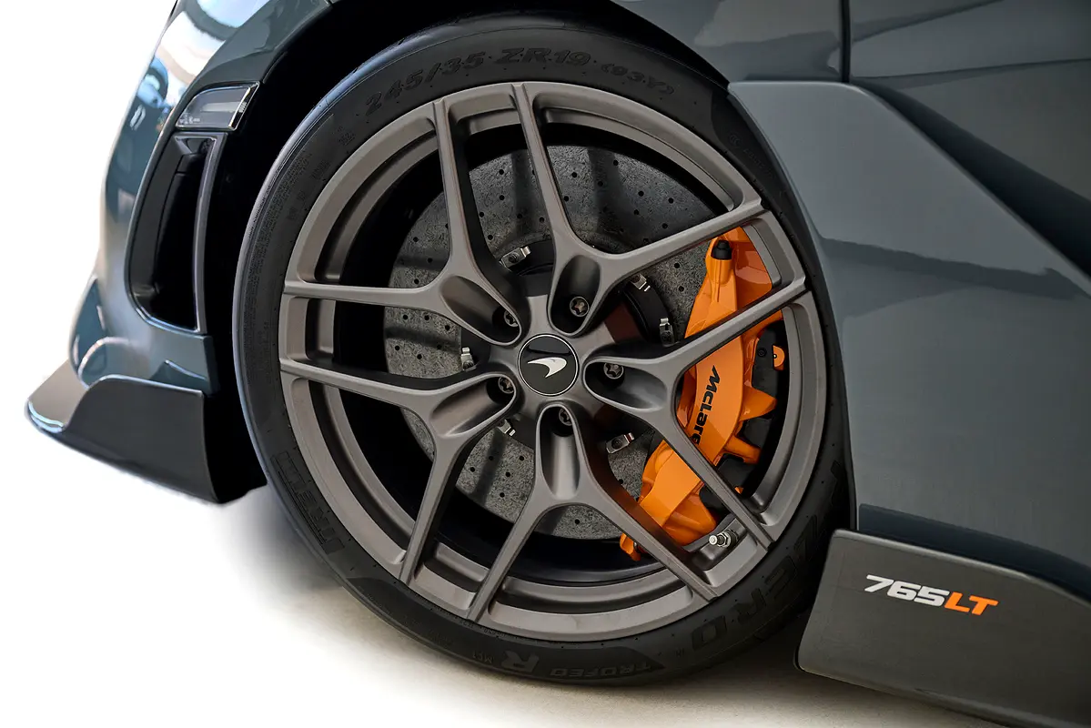 McLaren 765LT, 2022 — фото 8 из 10