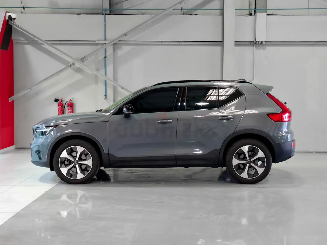 Volvo XC40, 2023 — фото 5 из 10