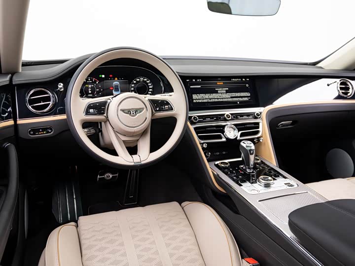Bentley Flying Spur Hybrid, 2025 — фото 6 из 9