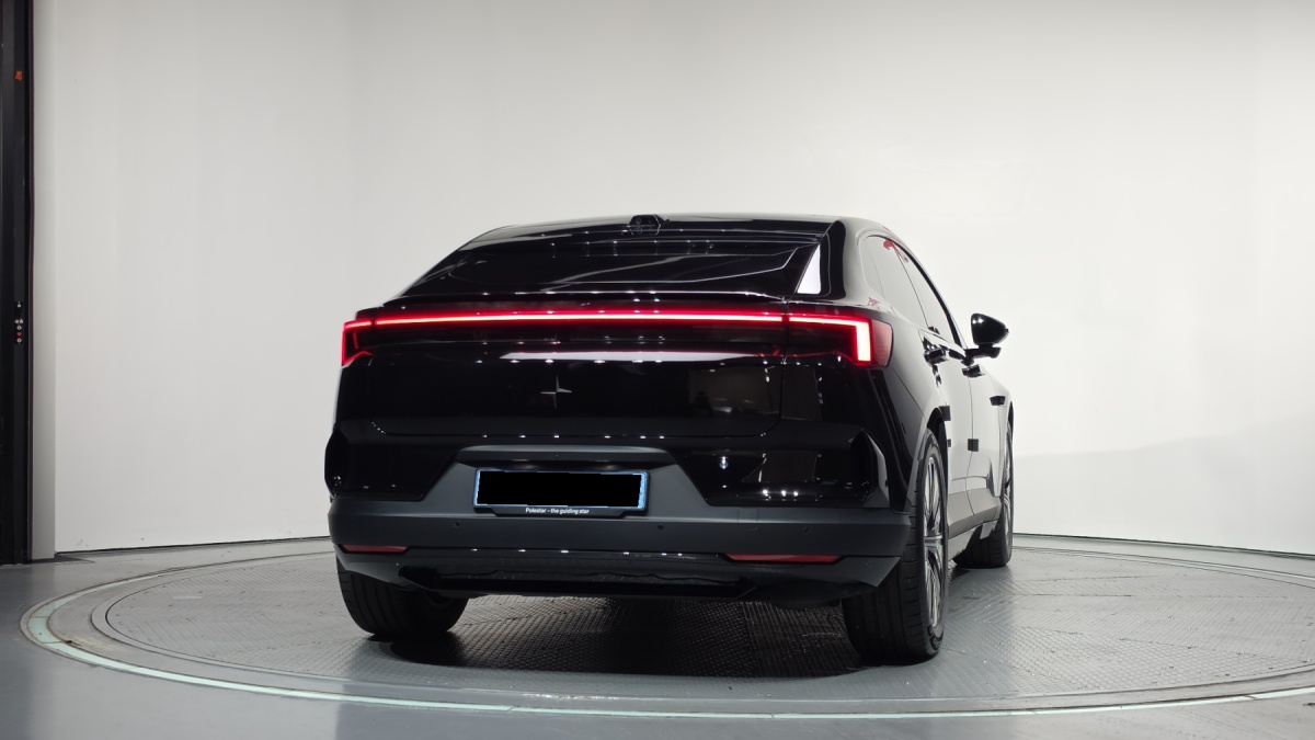 Polestar 4, 2025 — фото 4 из 12
