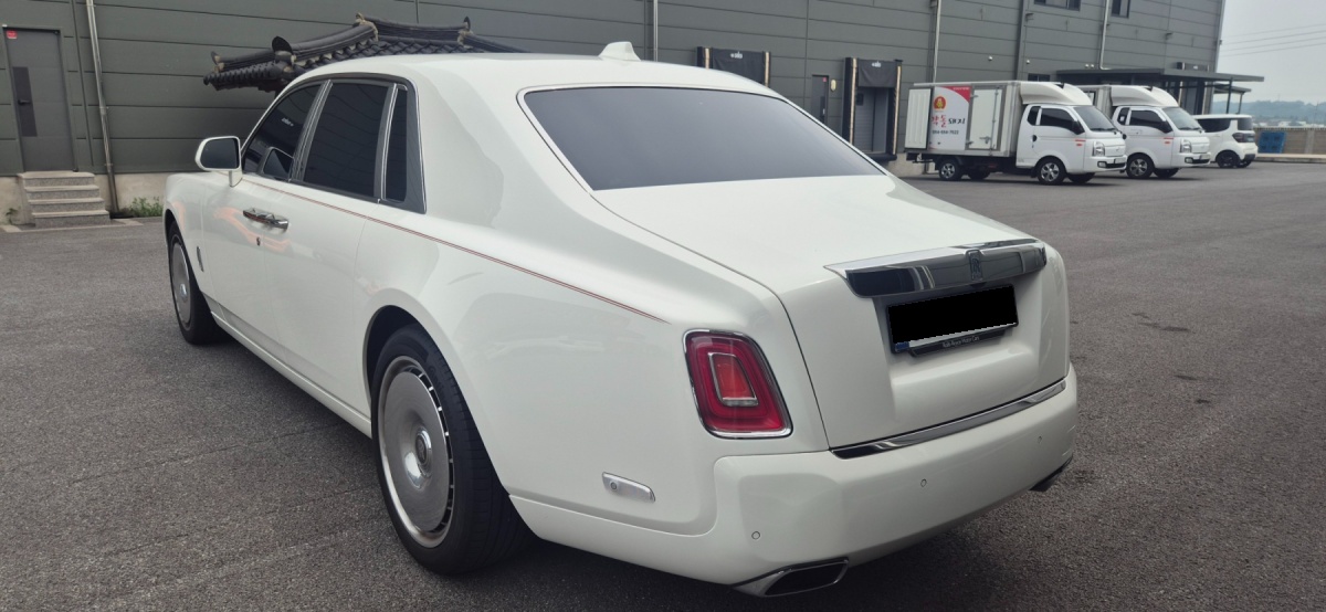 Rolls-Royce Phantom, 2025 — фото 3 из 12