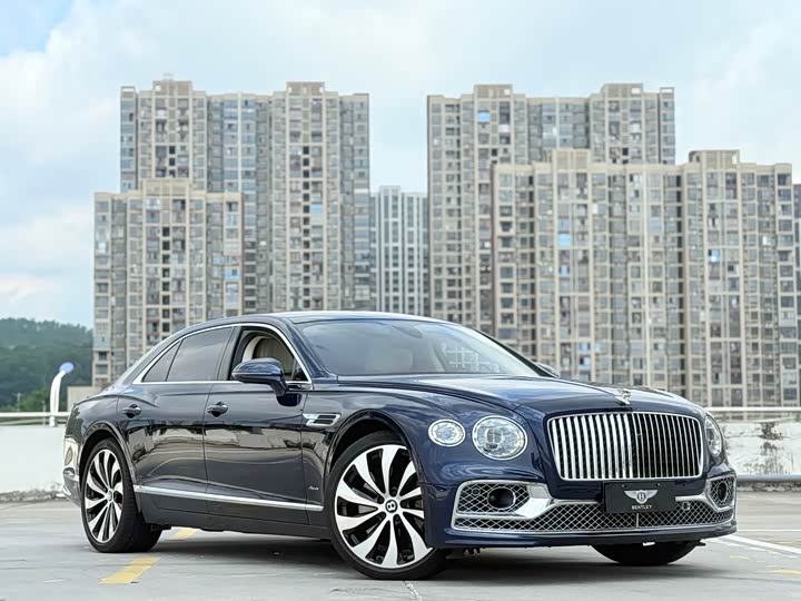 Bentley Flying Spur, 2024 — фото 4 из 9