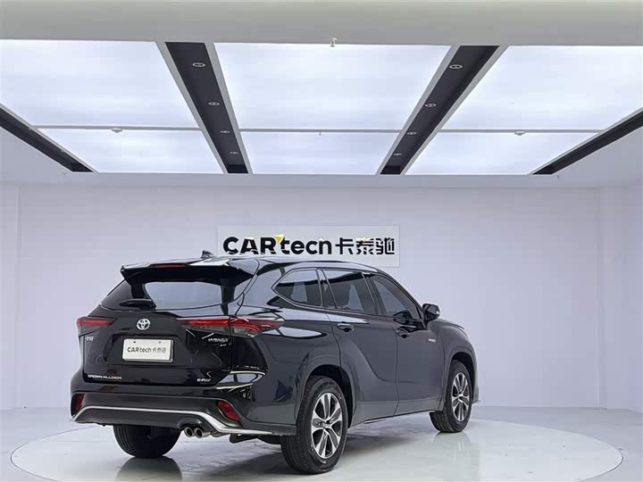 Toyota Crown Kluger, 2023 — фото 5 из 9