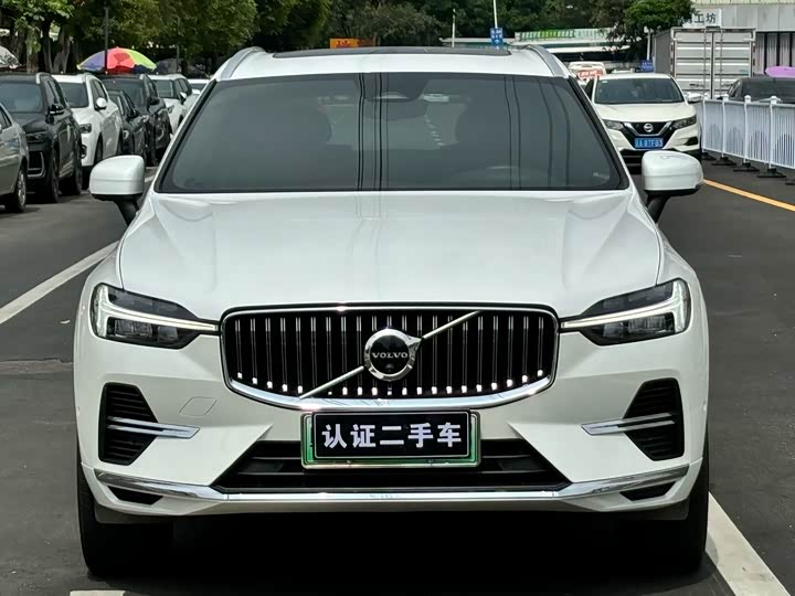 Volvo XC60 Hybrid, 2022 — фото 2 из 9