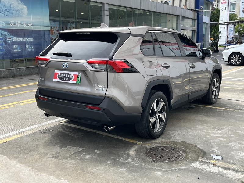 Toyota RAV4 Hybrid, 2021 — фото 7 из 12