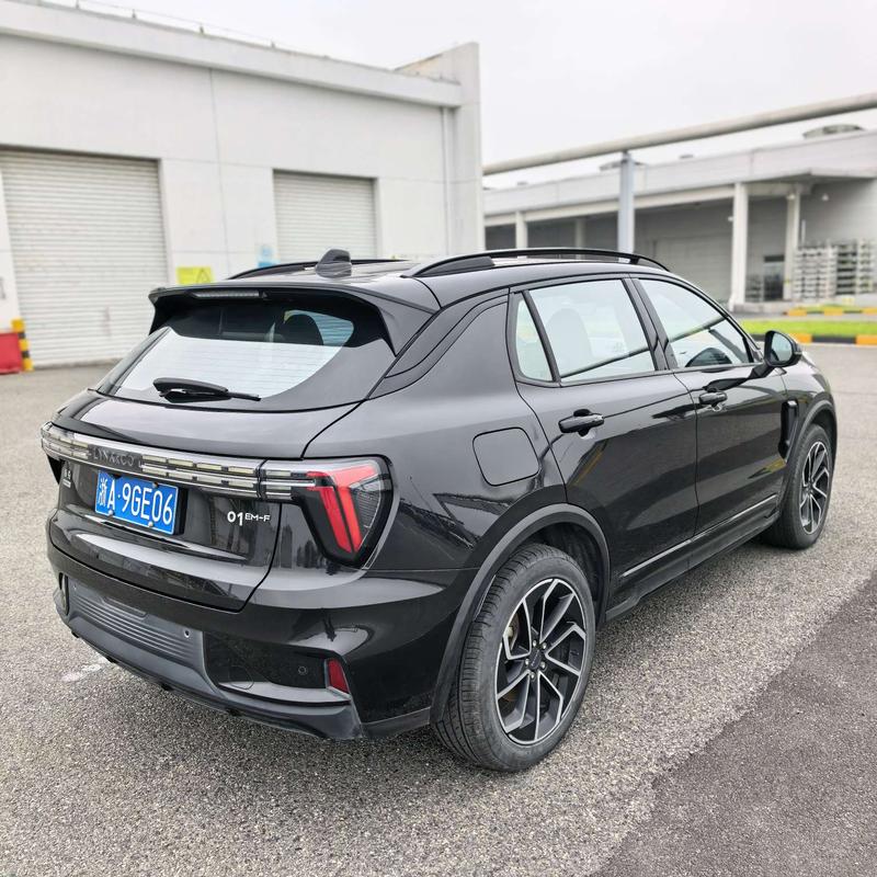 Lynk & Co 01 EM-P Hybrid, 2023 — фото 6 из 12