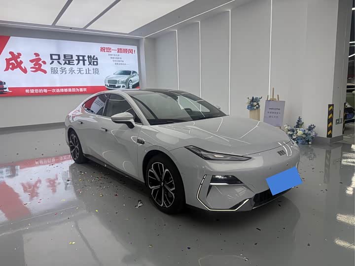 Geely Galaxy E8, 2025 — фото 3 из 9