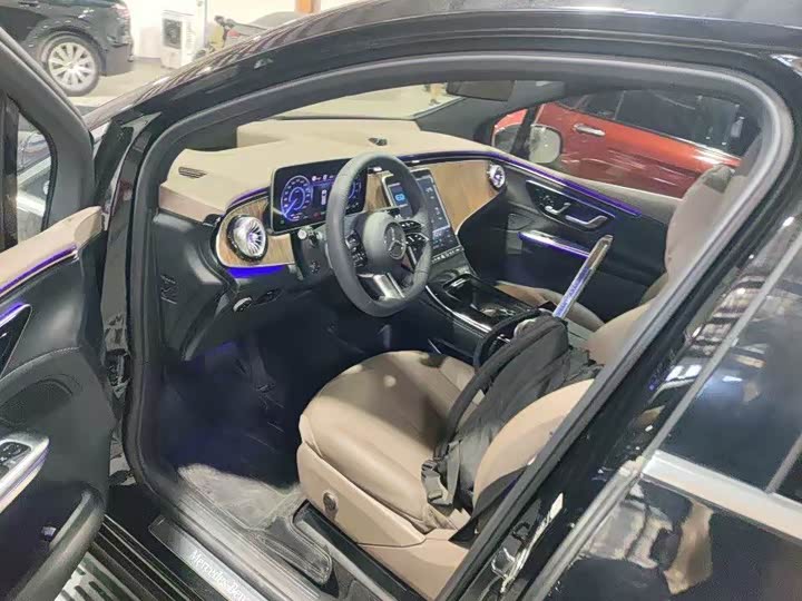 Mercedes-Benz EQE SUV, 2024 — фото 3 из 9
