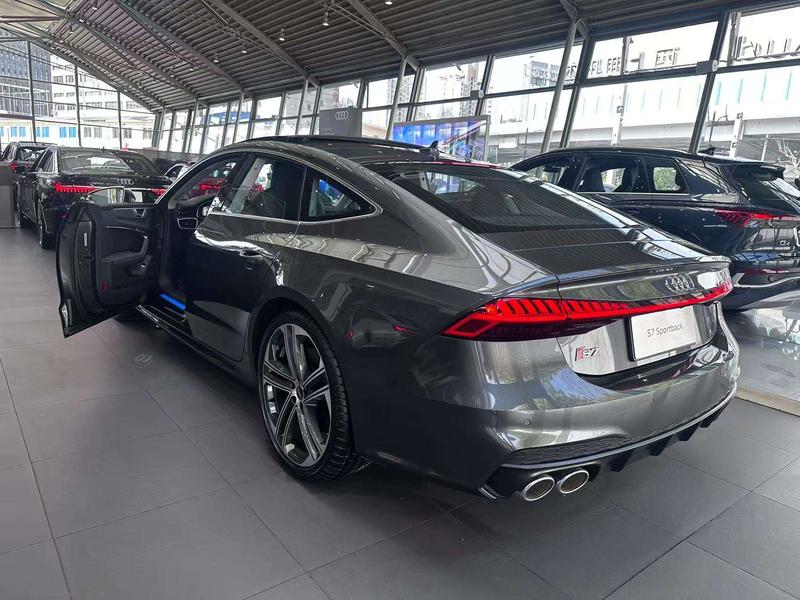Audi S7, 2025 — фото 3 из 7