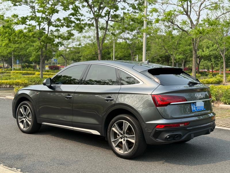Audi Q5L Sportback, 2022 — фото 4 из 11