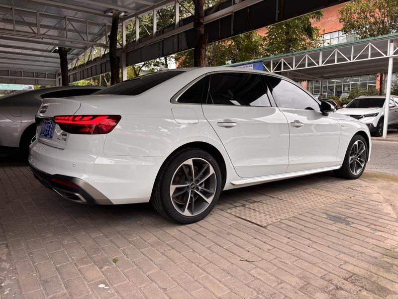 Audi A4L, 2023 — фото 3 из 9