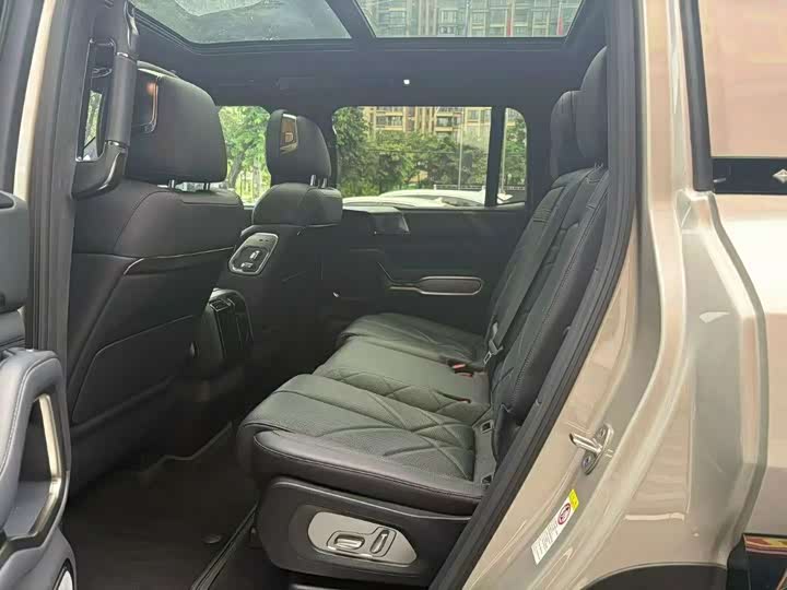 BYD FangChengBao Leopard 8, 2025 — фото 6 из 7