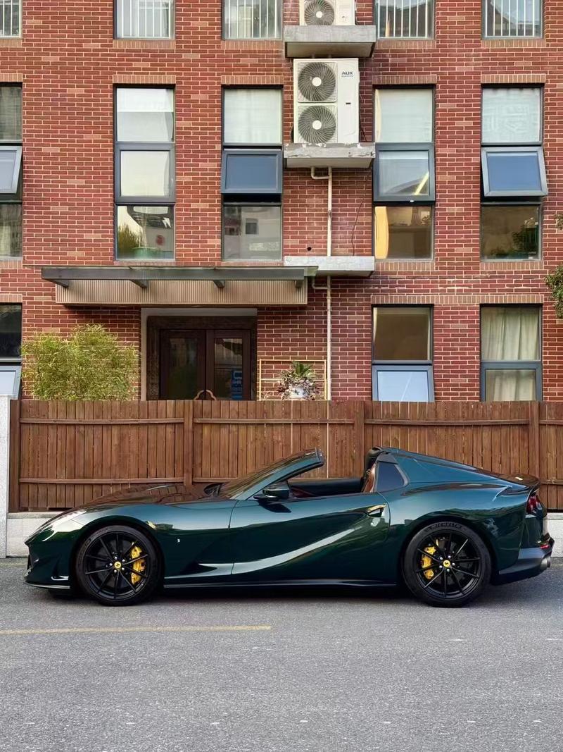 Ferrari 812, 2022 — фото 3 из 6
