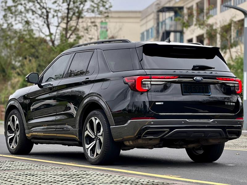 Ford Explorer, 2022 — фото 5 из 12