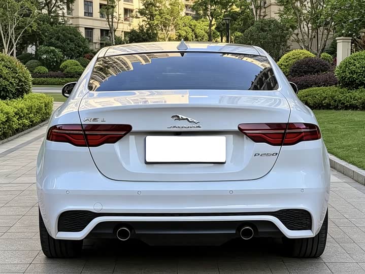 Jaguar XE L, 2023 — фото 8 из 9