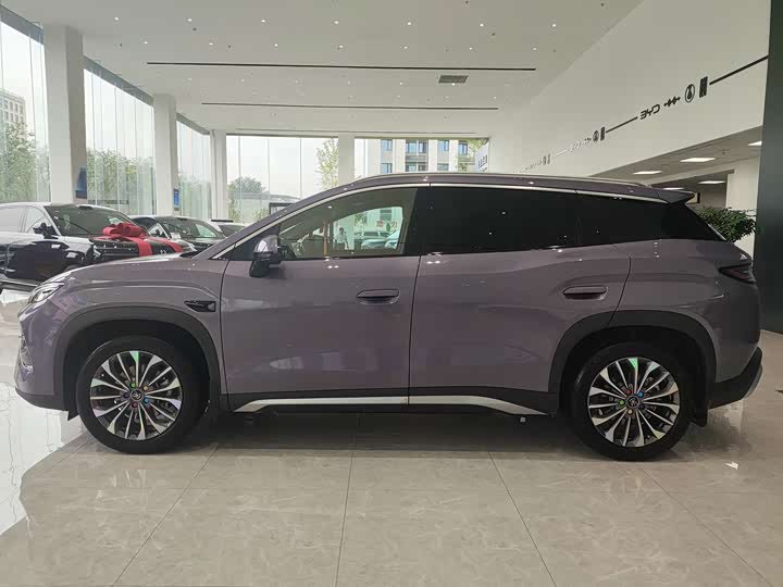BYD Song Ultra EV, 2025 — фото 8 из 9
