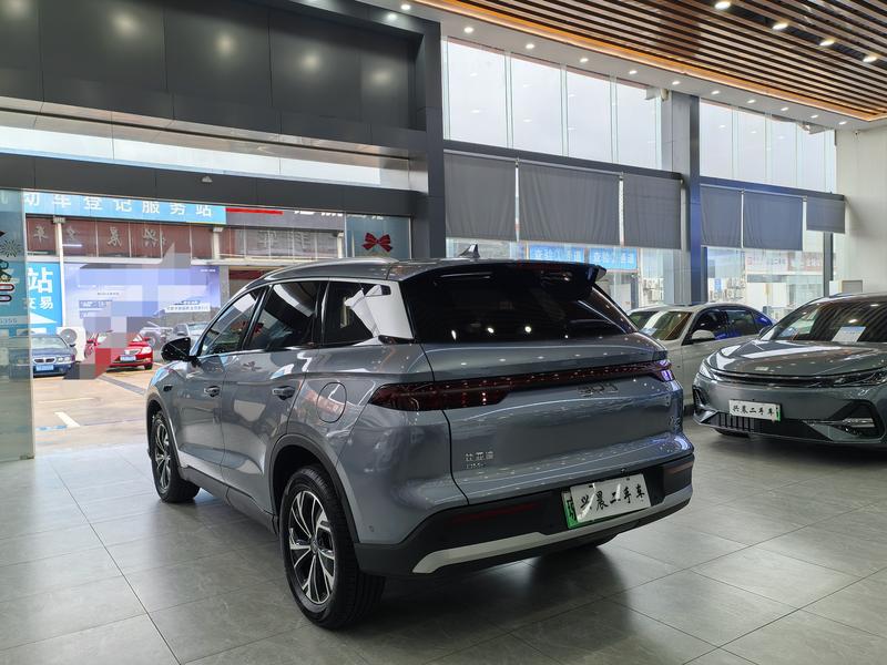 BYD Song Pro Hybrid, 2025 — фото 4 из 12