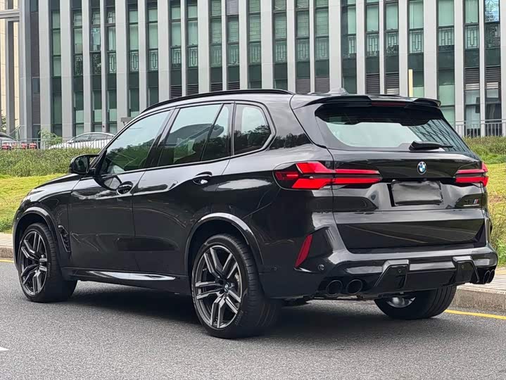 BMW X5 M, 2024 — фото 8 из 9