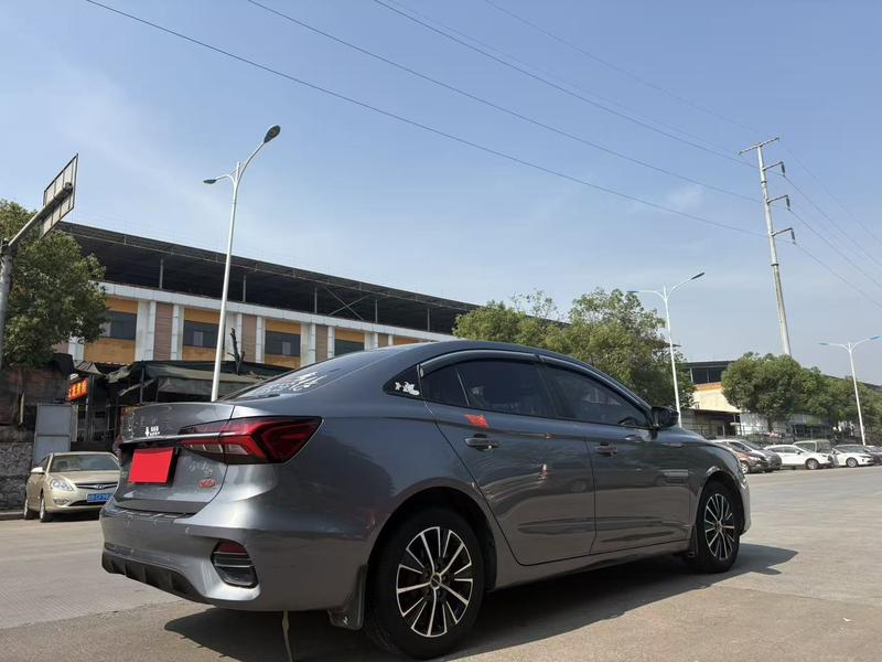 Roewe i5, 2022 — фото 6 из 10