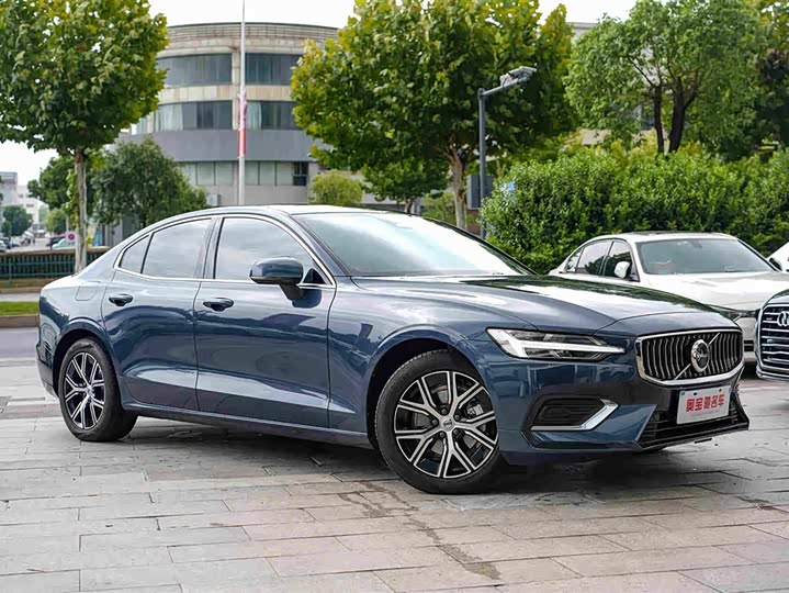Volvo S60, 2026 — фото 3 из 9