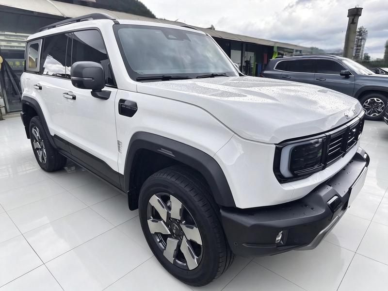 BAIC Beijing BJ40 Hybrid, 2025 — фото 2 из 12