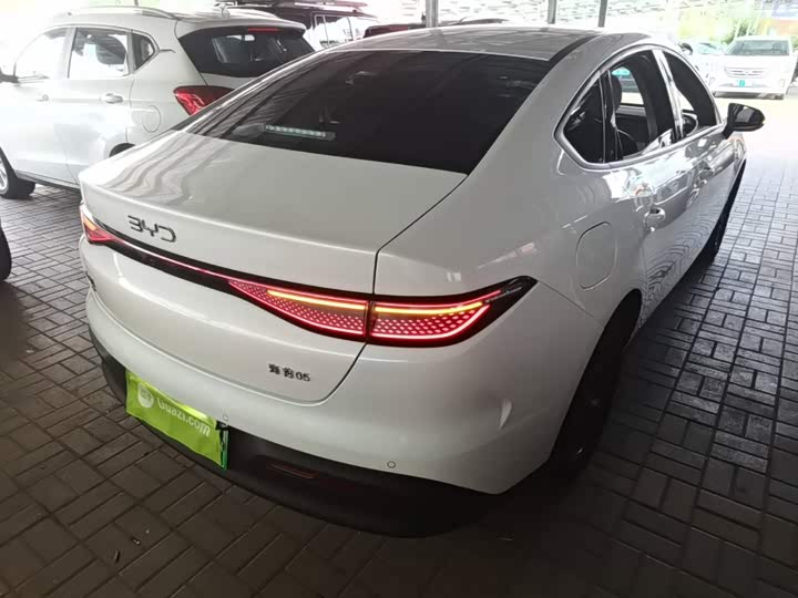 BYD Seal 05 DM-i Hybrid, 2024 — фото 7 из 9