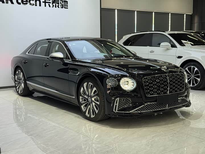 Bentley Flying Spur Hybrid, 2025 — фото 4 из 9