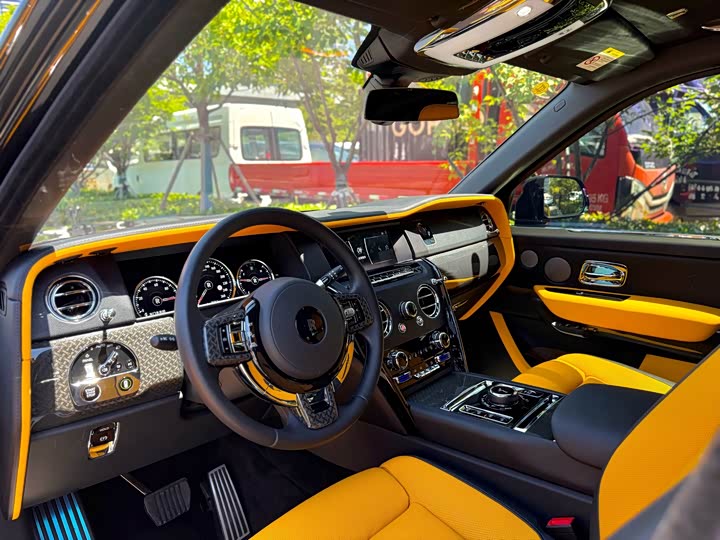 Rolls-Royce Cullinan, 2022 — фото 4 из 9