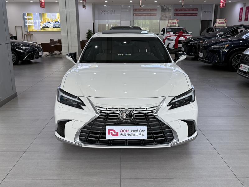 Lexus ES, 2024 — фото 2 из 8