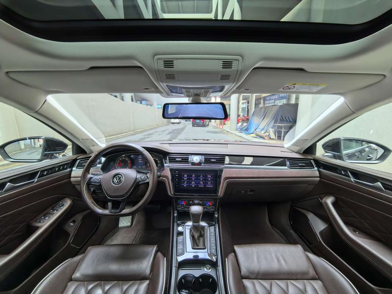 Volkswagen Phideon, 2023 — фото 7 из 12