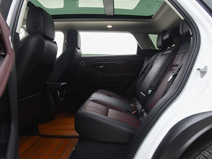 Land Rover Range Rover Evoque L, 2023 — фото 7 из 9