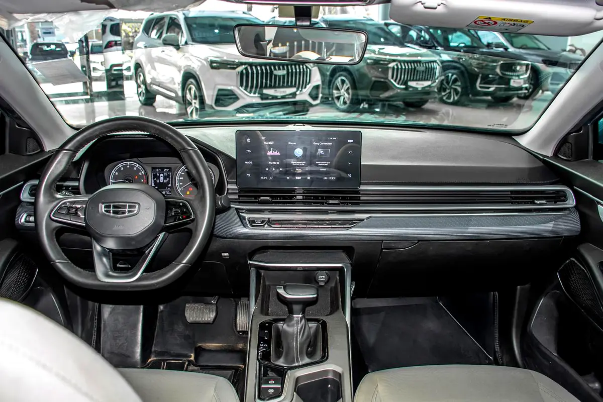 Geely Emgrand, 2025 — фото 6 из 10
