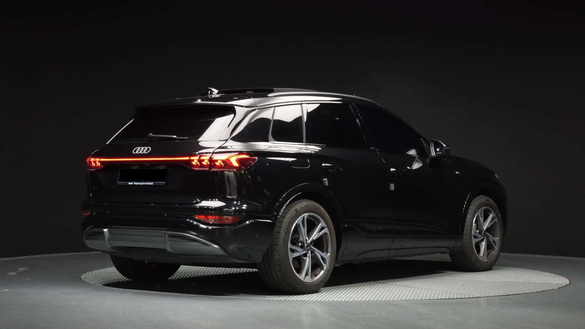 Audi Q6 e-tron, 2025 — фото 2 из 12
