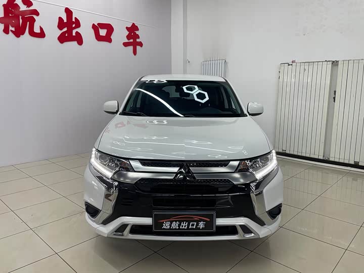 Mitsubishi Outlander, 2022 — фото 2 из 9