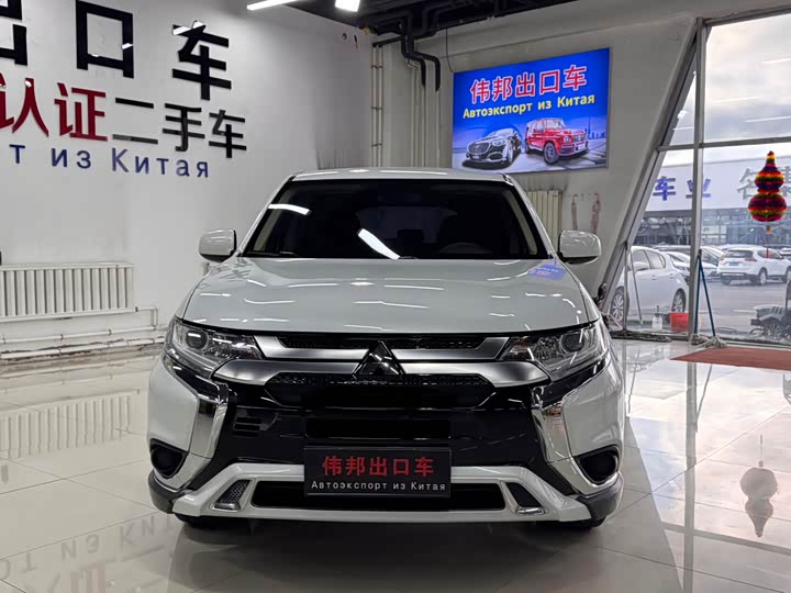 Mitsubishi Outlander, 2022 — фото 2 из 9