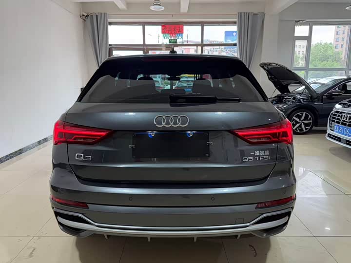 Audi Q3, 2023 — фото 5 из 9