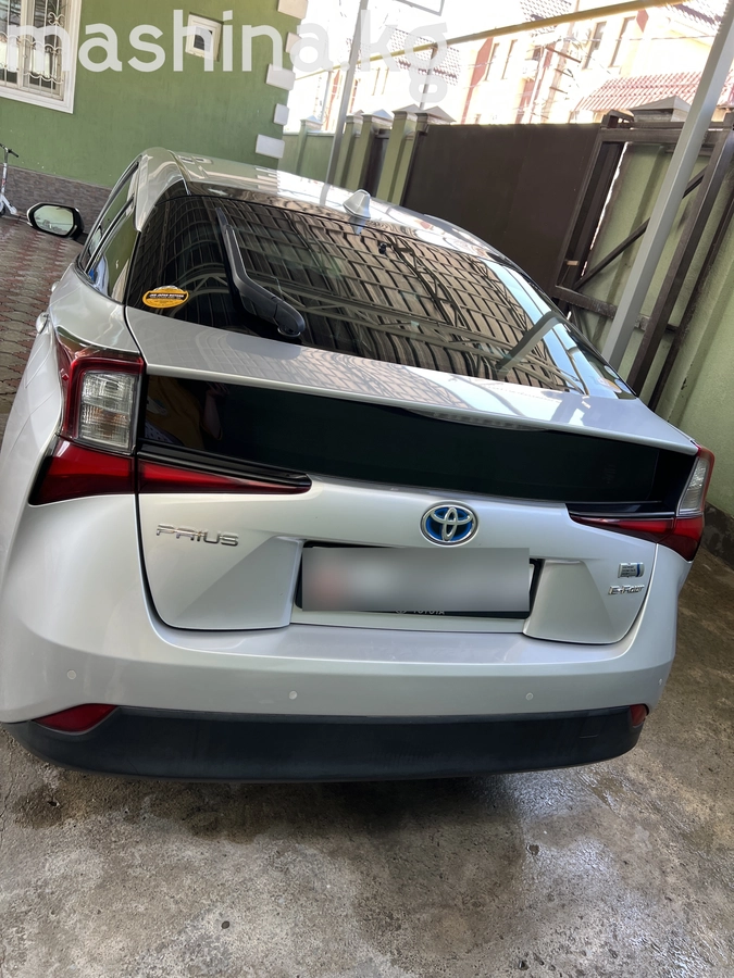 Toyota Prius, 2021 — фото 4 из 12