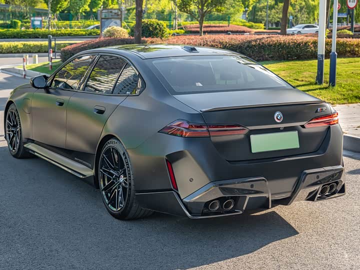 BMW M5 Hybrid, 2025 — фото 6 из 9