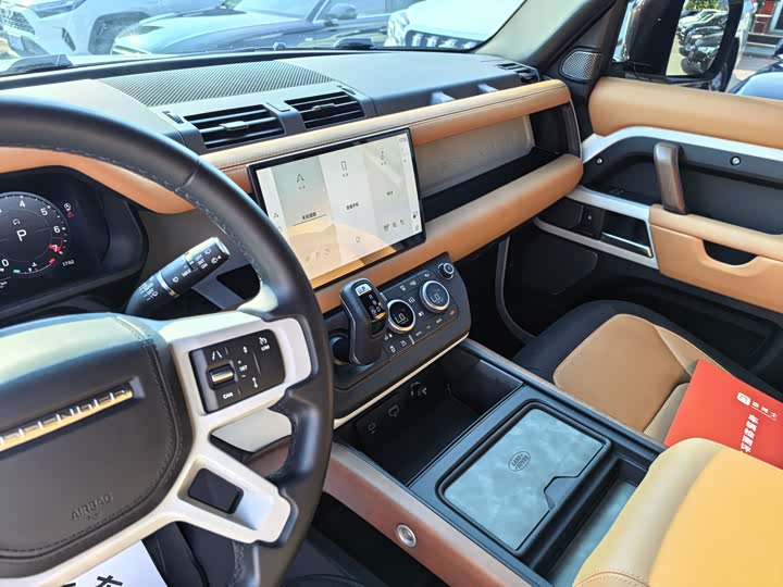 Land Rover Defender, 2024 — фото 4 из 9